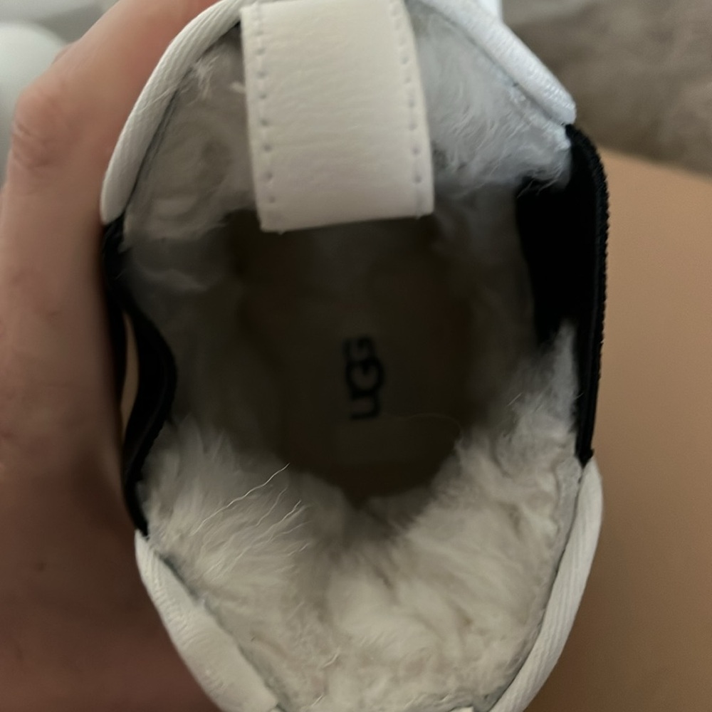 Ugg Black White Neumel Platform Boot, like new - Picture 6 of 7